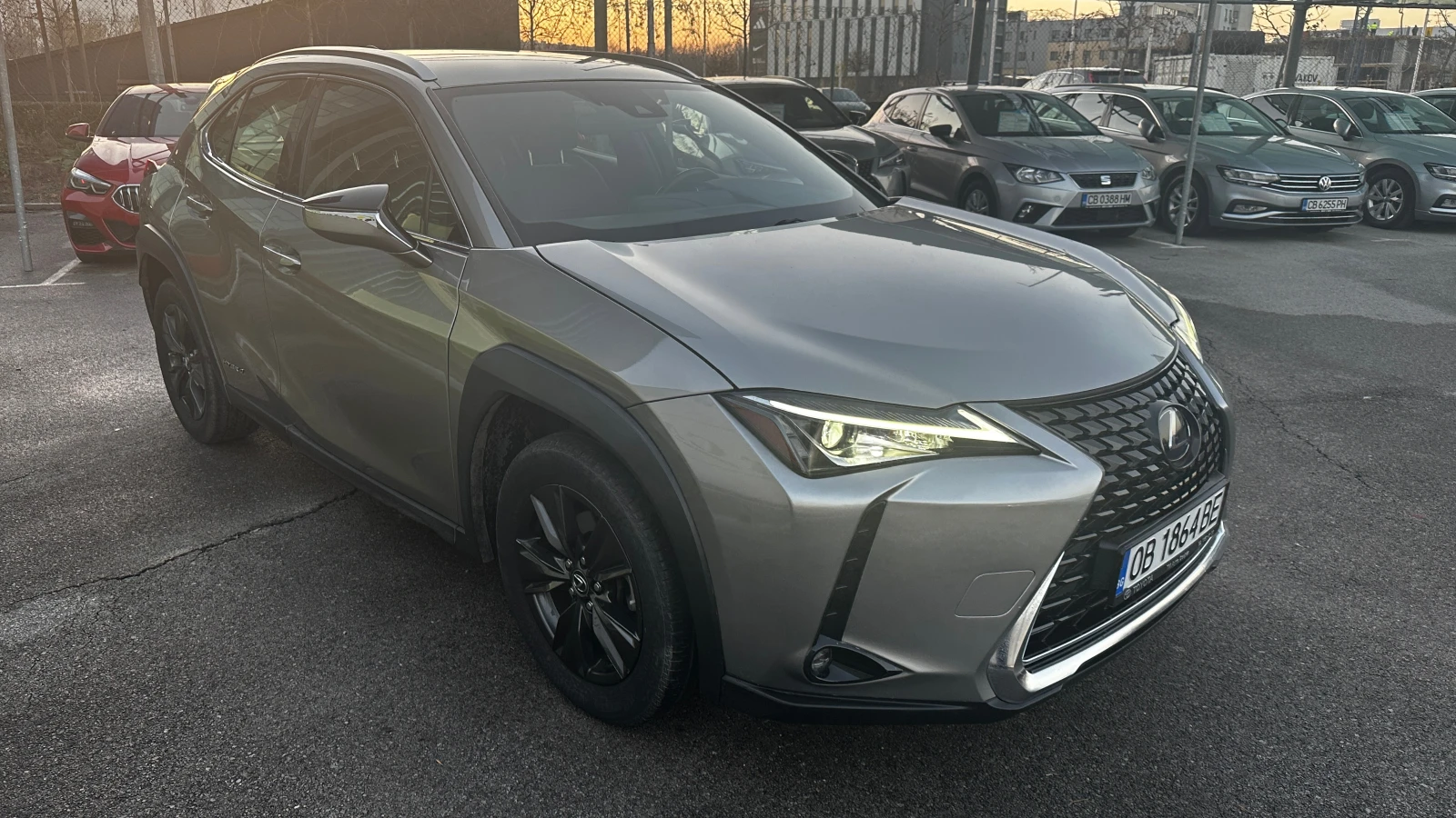 Lexus UX 250h Hybrid Гаранция 4x4 - изображение 2