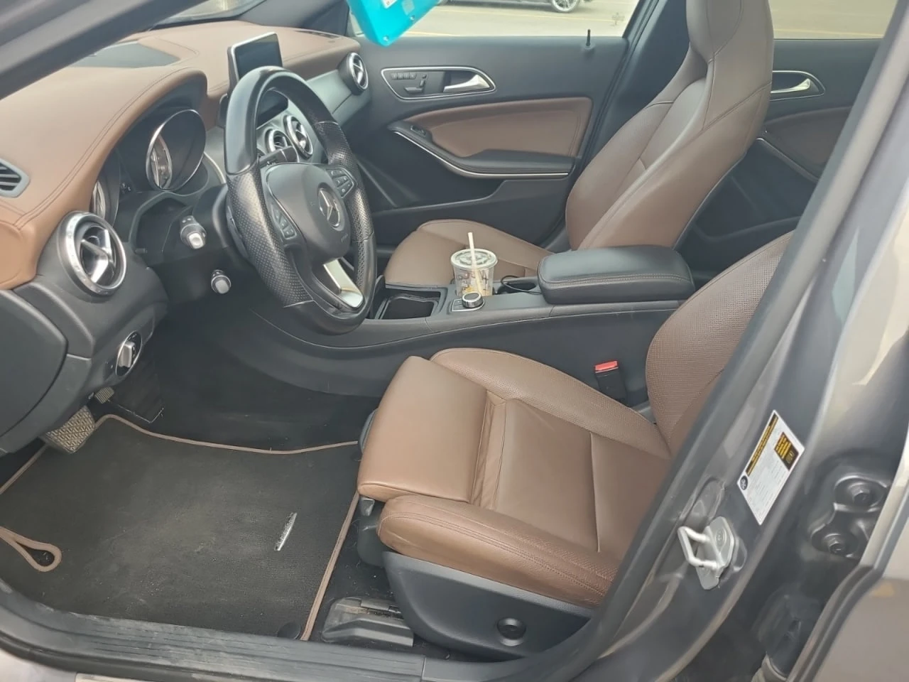 Mercedes-Benz GLA 250 4MATIC* AMG-pkg* Подгрев* Пано* Камера* Мъртва зон - изображение 8