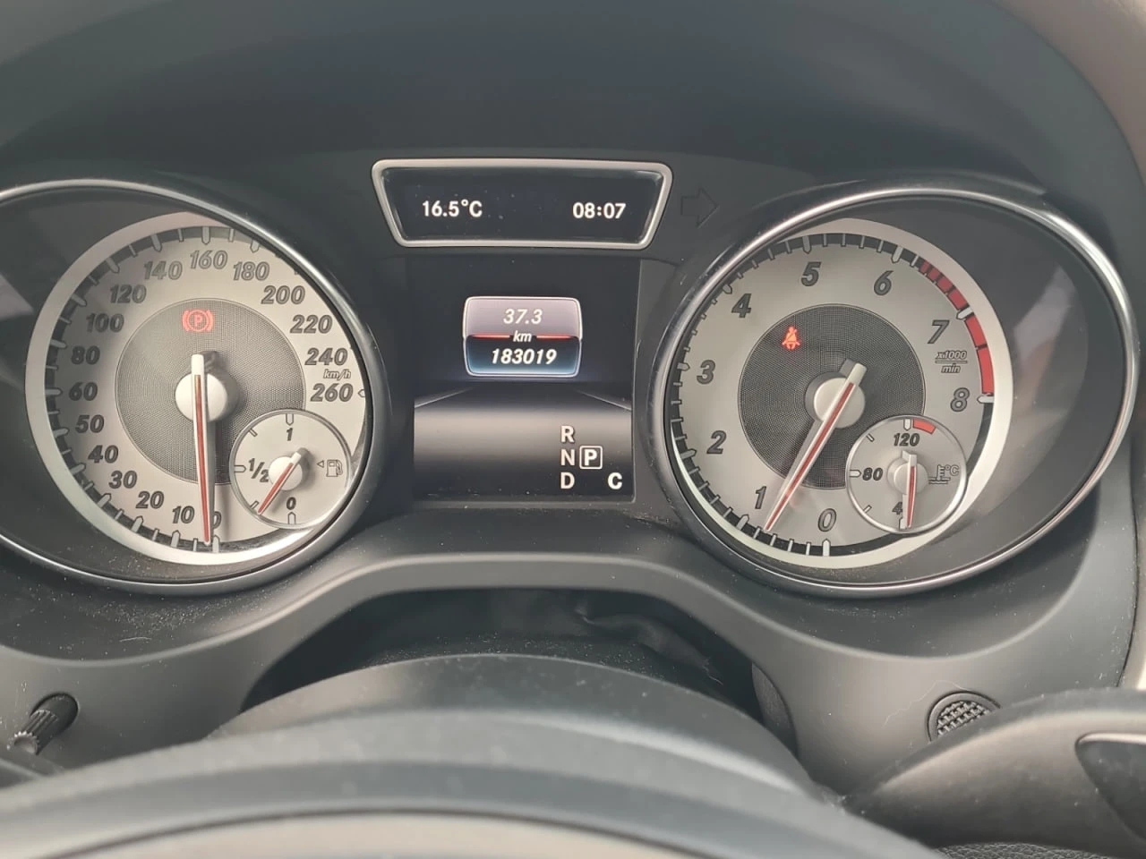 Mercedes-Benz GLA 250 4MATIC* AMG-pkg* Подгрев* Пано* Камера* Мъртва зон - изображение 6