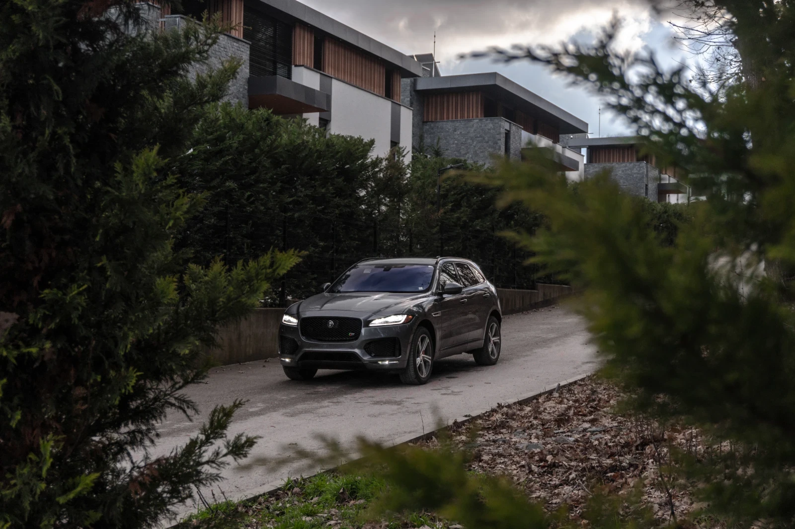 Jaguar F-PACE Лизинг/82300KM/ACC/Alcantara/ponorama/Ful!, снимка 7 - Автомобили и джипове - 53740909