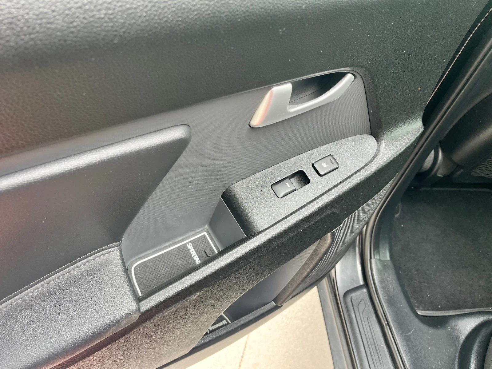 Kia Sportage 2.0d 172000 km, снимка 8 - Автомобили и джипове - 53912910