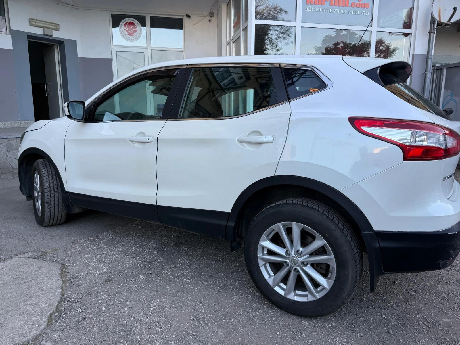 Nissan Qashqai, снимка 4 - Автомобили и джипове - 54724851