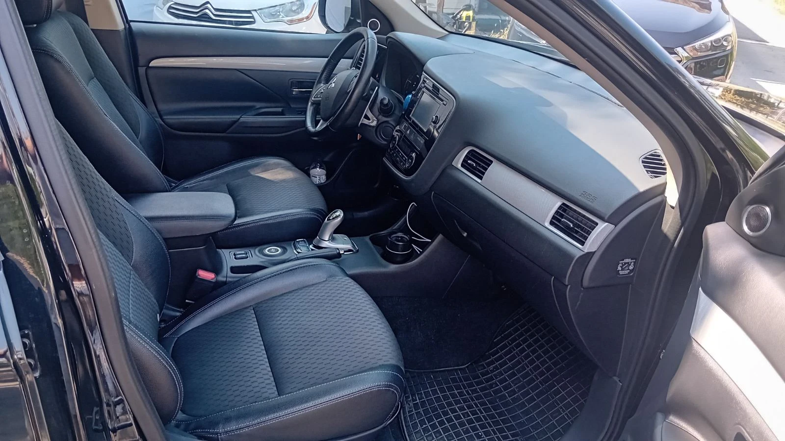 Mitsubishi Outlander Джип, снимка 6 - Автомобили и джипове - 56061281