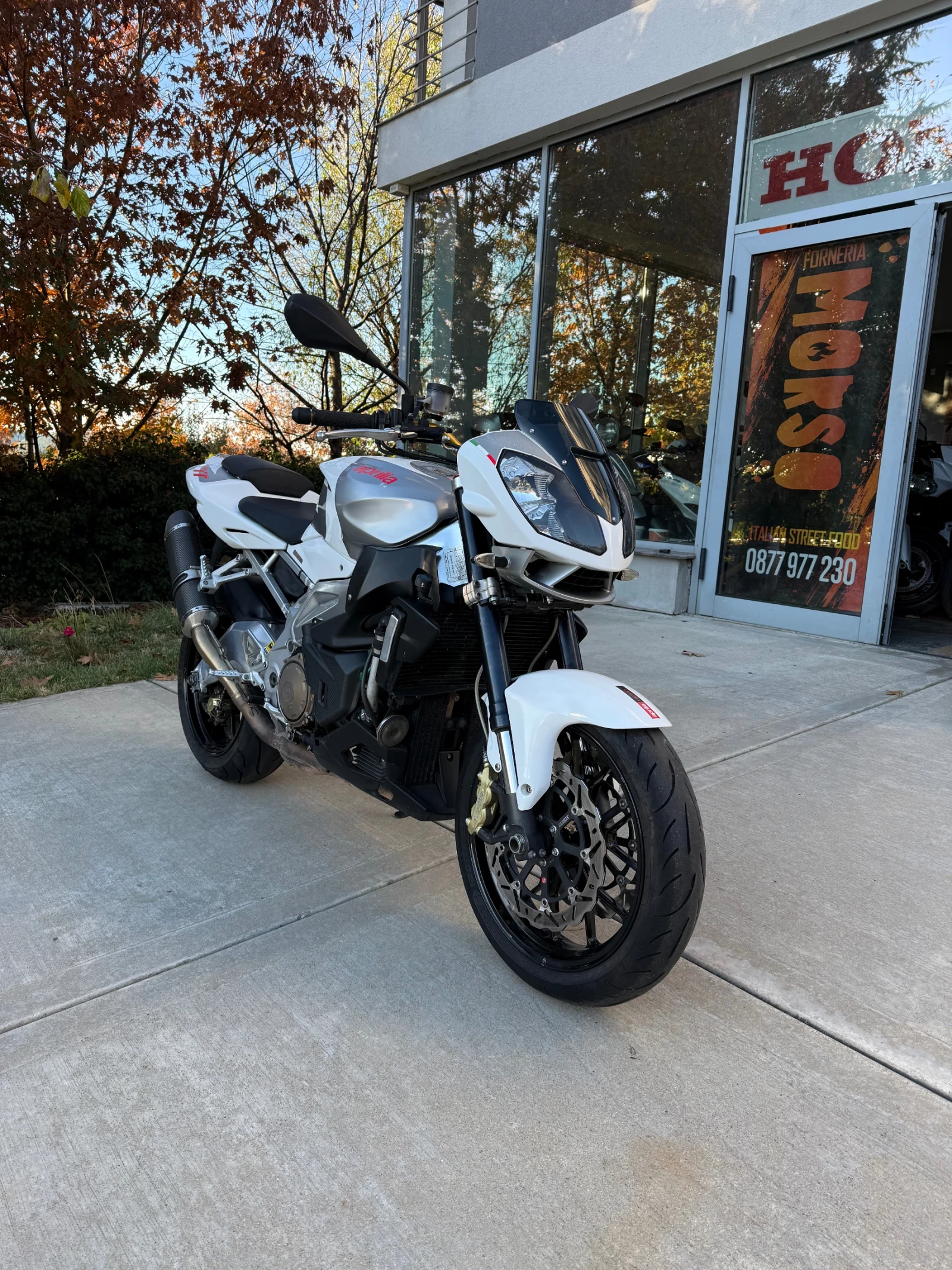 Aprilia Tuono 1000 2010, снимка 2 - Мотоциклети и мототехника - 56627398
