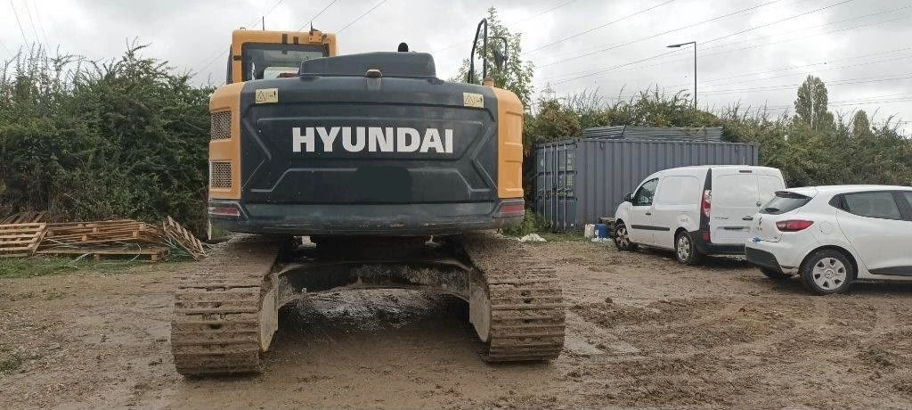 Багер Hyundai HX 235 LCR САМО 5700 МОТО ЧАСА ЛИЗИНГ, снимка 4 - Индустриална техника - 55618142