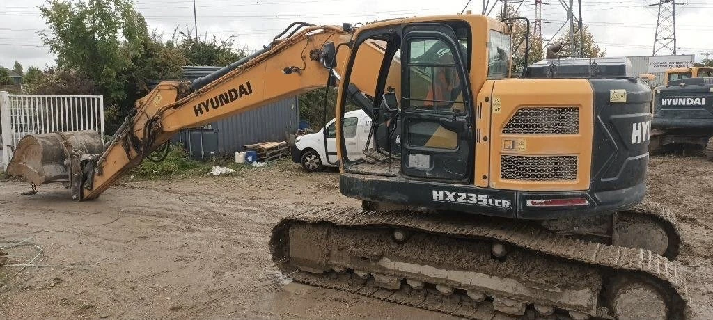 Багер Hyundai HX 235 LCR САМО 5700 МОТО ЧАСА ЛИЗИНГ, снимка 2 - Индустриална техника - 55618142