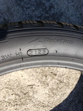 Гуми Зимни 215/45R20, снимка 7
