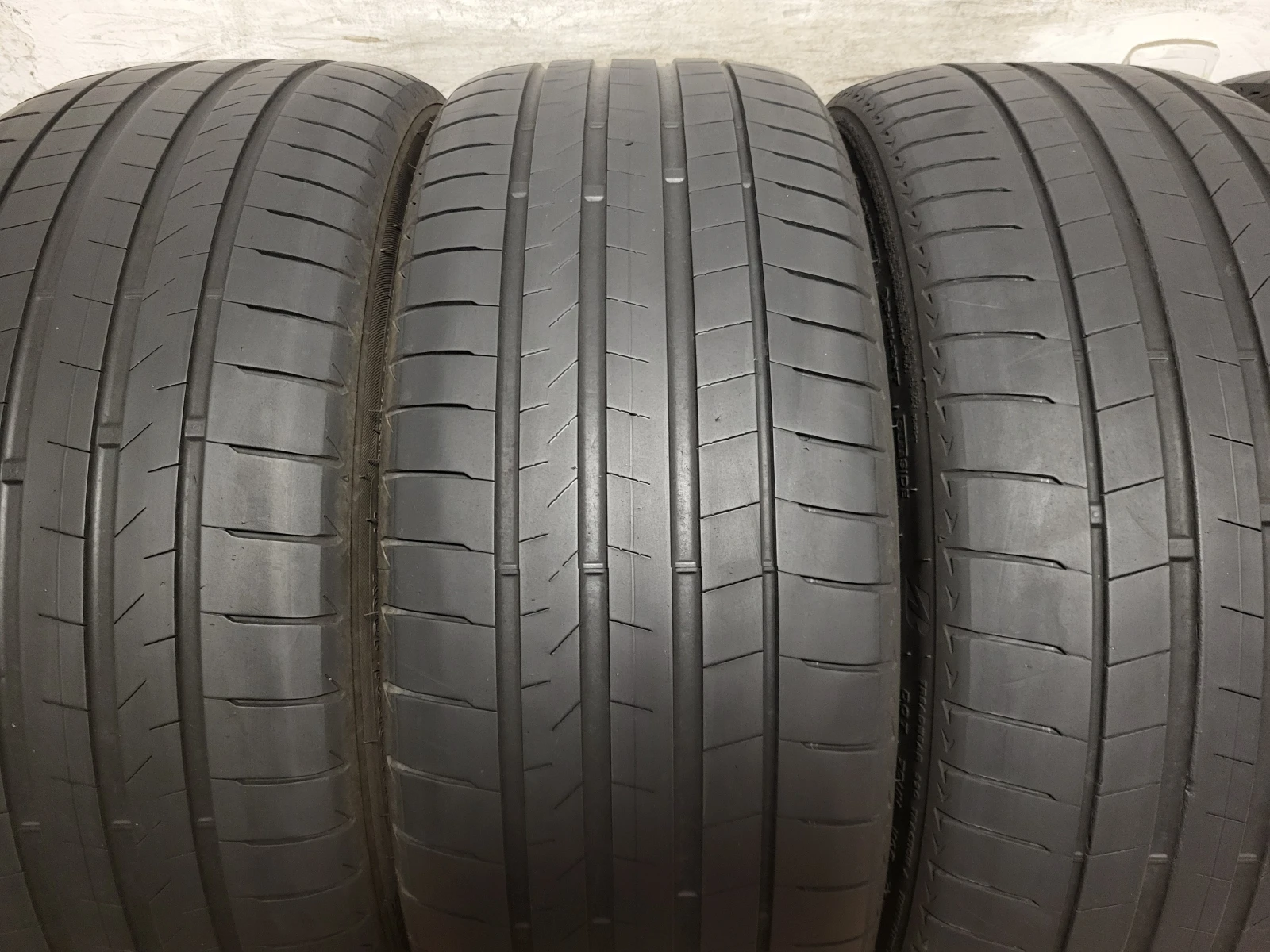 Гуми Летни 245/40R21, снимка 4 - Гуми и джанти - 54908367
