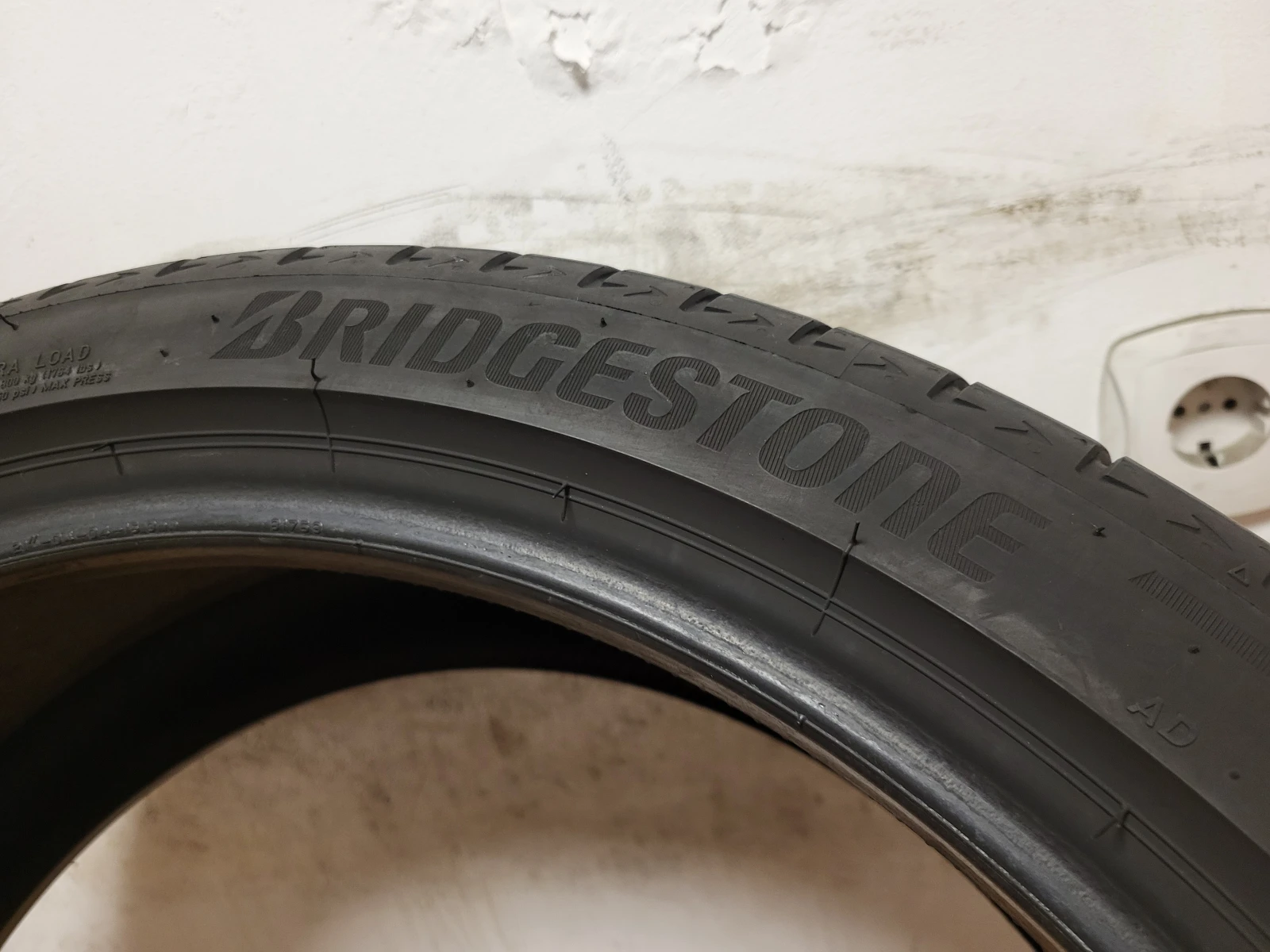 Гуми Летни 245/40R21, снимка 8 - Гуми и джанти - 54908367