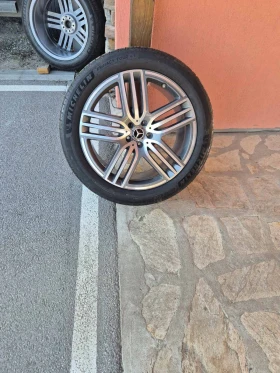 ����� �� �������� �� ���� � ������ 275/45R21 �� Mercedes-Benz GLS