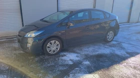 Toyota Prius 1.8 Hybrid + газ! Отличен!, снимка 17