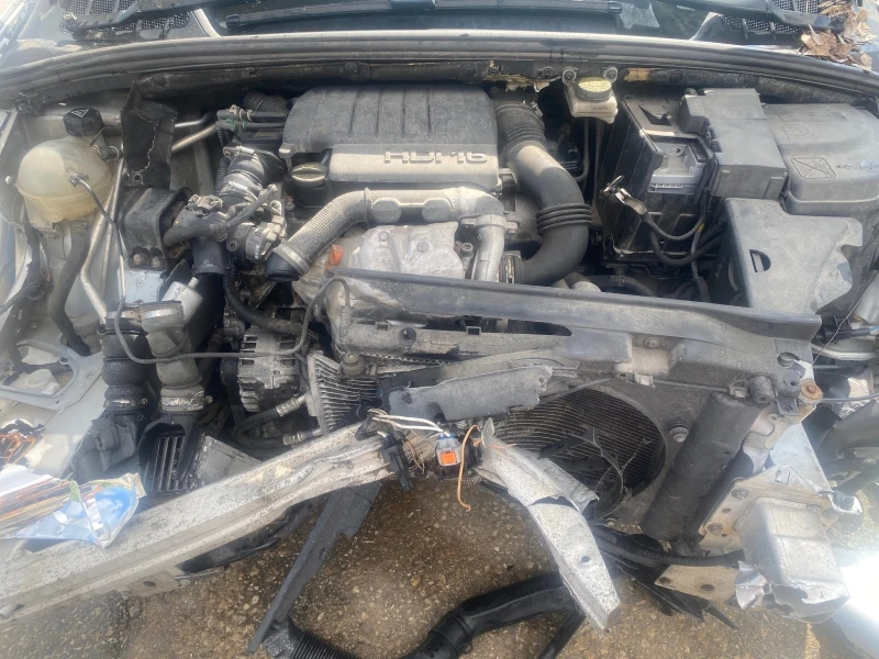 Peugeot 308 1.6 HDI, снимка 8 - Автомобили и джипове - 37340047