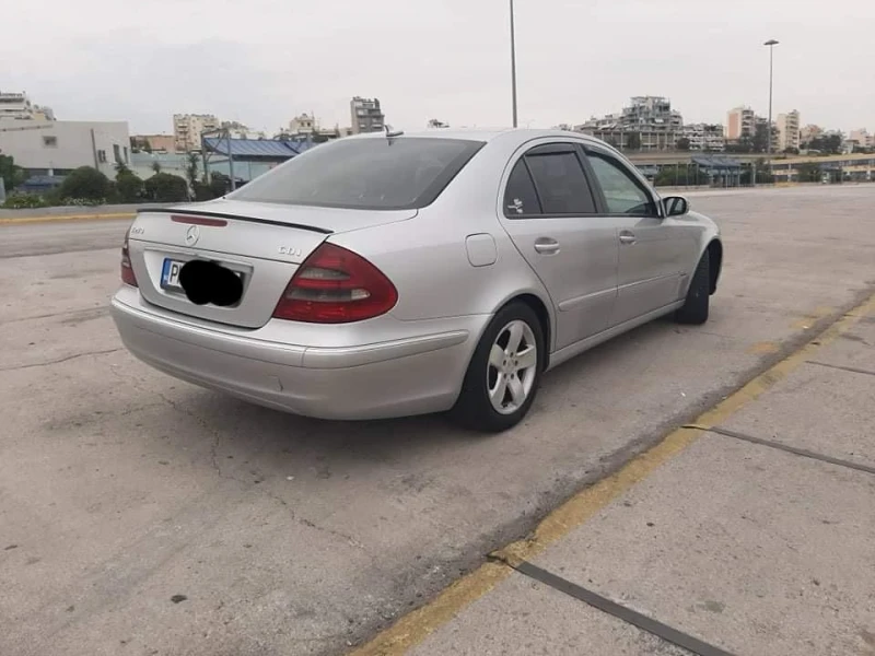 Mercedes-Benz E 270, снимка 4 - Автомобили и джипове - 47511951