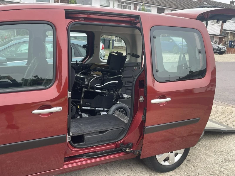 Renault Kangoo 1, 5dci, снимка 9 - Автомобили и джипове - 49155347