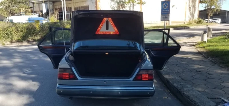 Mercedes-Benz 124, снимка 16 - Автомобили и джипове - 49511229