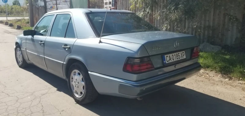 Mercedes-Benz 124, снимка 3 - Автомобили и джипове - 48436985