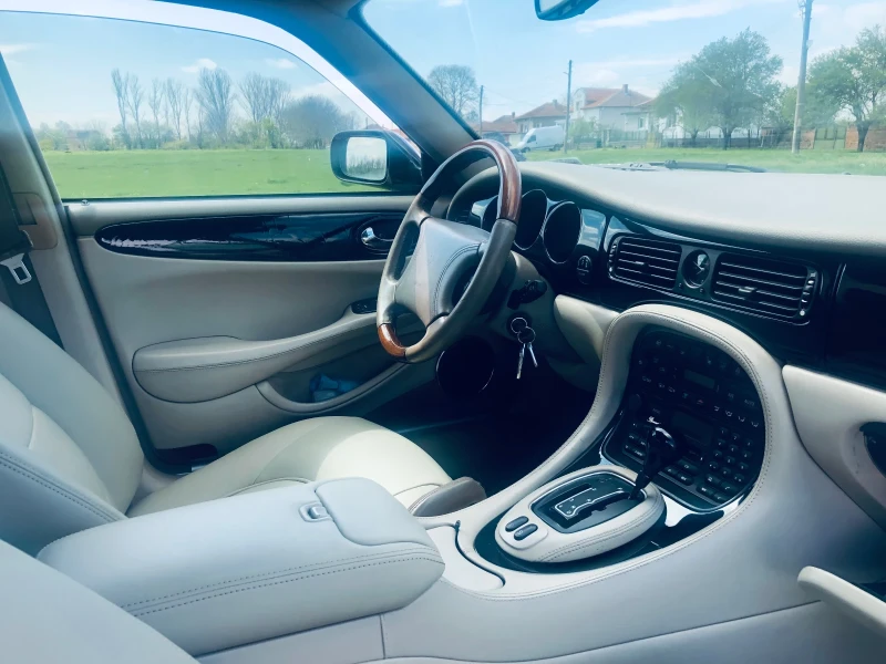 Jaguar Daimler x308 super V8, снимка 5 - Автомобили и джипове - 50564781