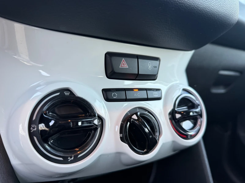 Peugeot 208 1.0i, Like, Евро6, снимка 14 - Автомобили и джипове - 52445846