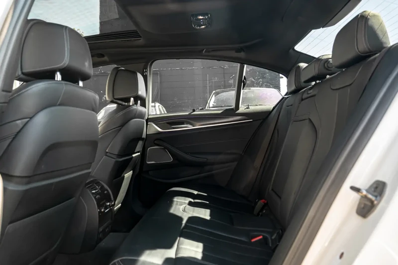 BMW 540 MPACK, HEAD UP, HARMAN/KARDON, ОБДУХ, X-DRIVE, ЩОР, снимка 14 - Автомобили и джипове - 52490581