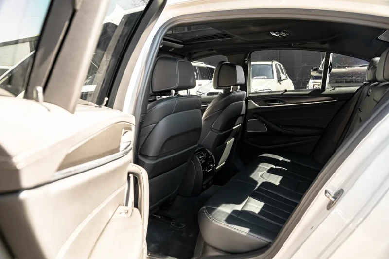 BMW 540 MPACK, HEAD UP, HARMAN/KARDON, ОБДУХ, X-DRIVE, ЩОР, снимка 13 - Автомобили и джипове - 52490581