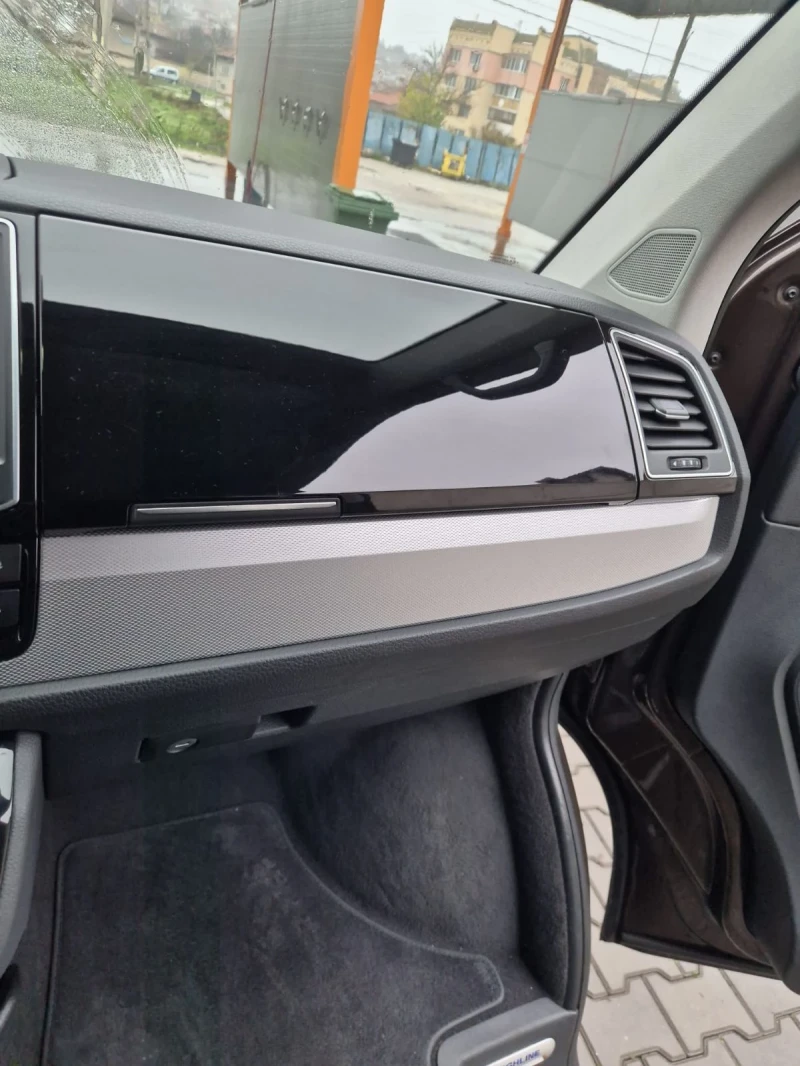 VW Multivan 2.0TDI HIGHLINE 4x4 AUTOMAT, снимка 17 - Автомобили и джипове - 53177117