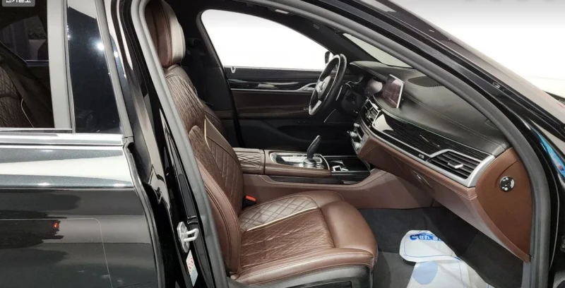 BMW 740 G11* xDrive* M Sport* АвтоКредит* (ЦЕНА ДО БГ), снимка 7 - Автомобили и джипове - 53540039