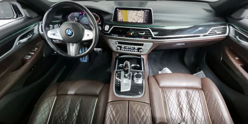 BMW 740 G11* xDrive* M Sport* АвтоКредит* (ЦЕНА ДО БГ), снимка 4 - Автомобили и джипове - 53540039