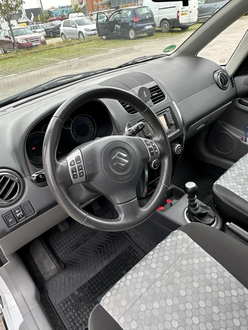 Suzuki SX4, снимка 11 - Автомобили и джипове - 53556723