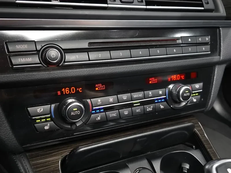 BMW 528 I xDrive Luxury Plus, снимка 17 - Автомобили и джипове - 55831429