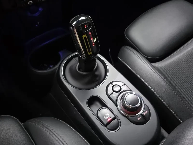 Mini Cooper Electric Se Classic , снимка 9 - Автомобили и джипове - 56255030