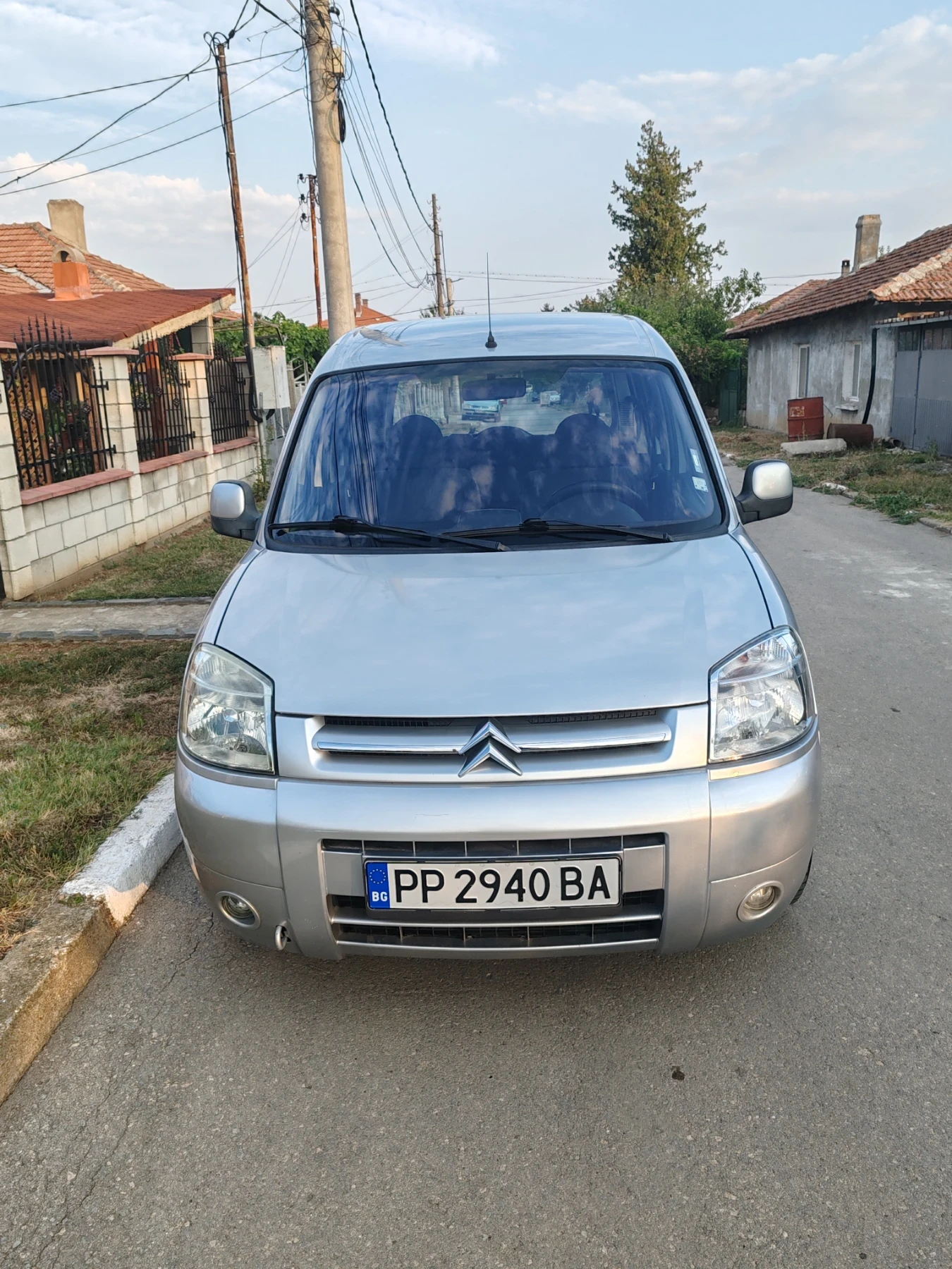 Citroen Berlingo 1.6i 109к.с. - изображение 2