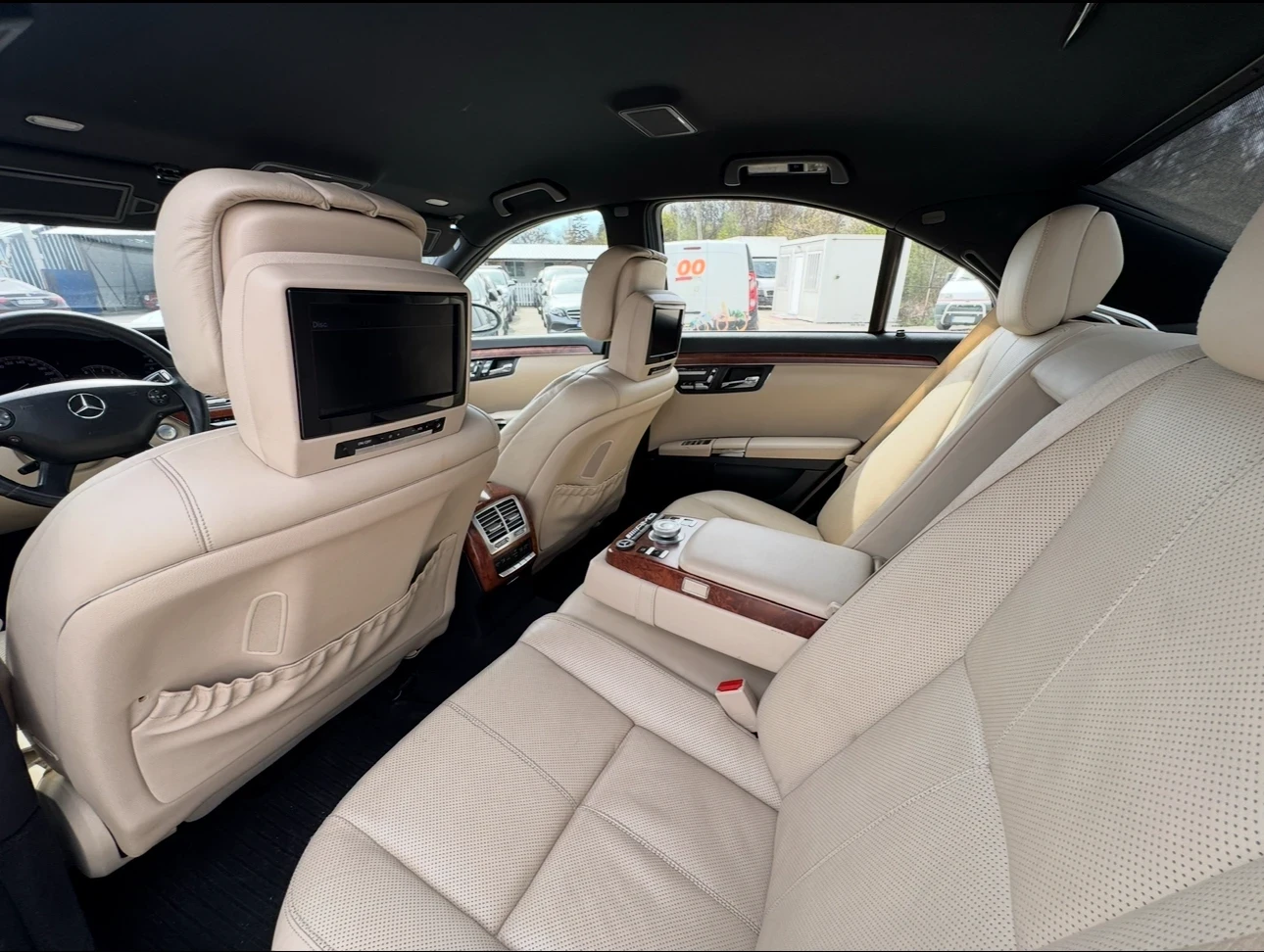 Mercedes-Benz S 420 3xTV/КАМЕРА/ОБДУХВАНЕ/ПОДГРЕВ/ВАКУМ/ПЕЧKA/KEY LESS - изображение 4