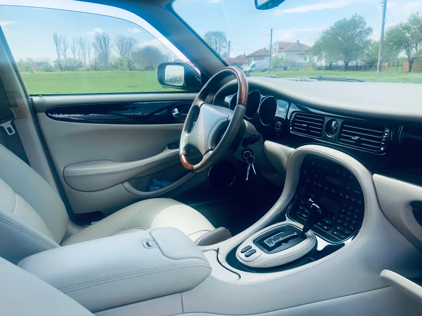 Jaguar Daimler x308 super V8 - изображение 5