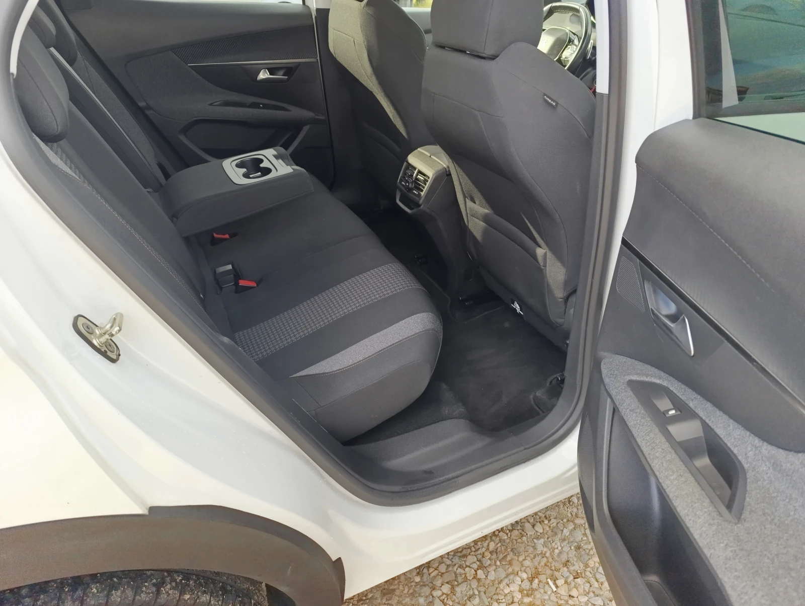 Peugeot 3008 1.5 Blue-HDi Business - изображение 10