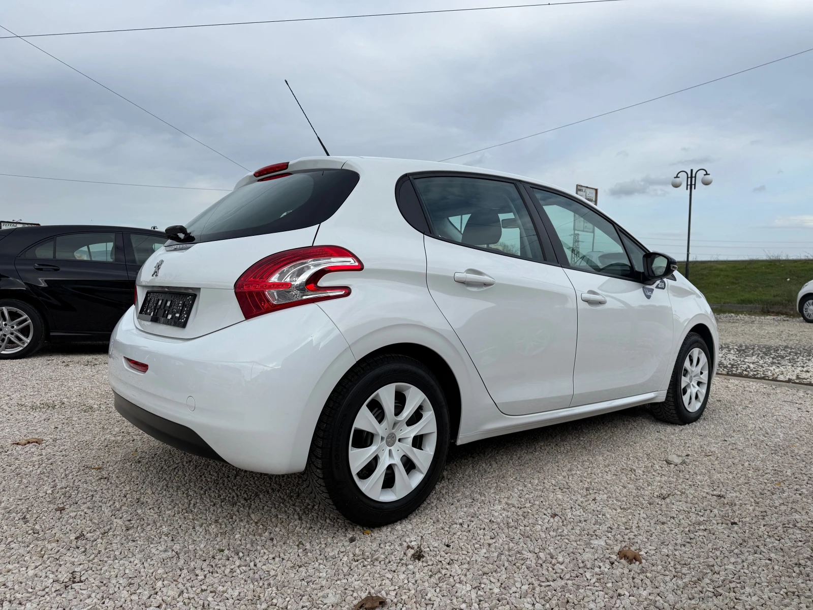 Peugeot 208 1.0i, Like, Евро6 - изображение 4