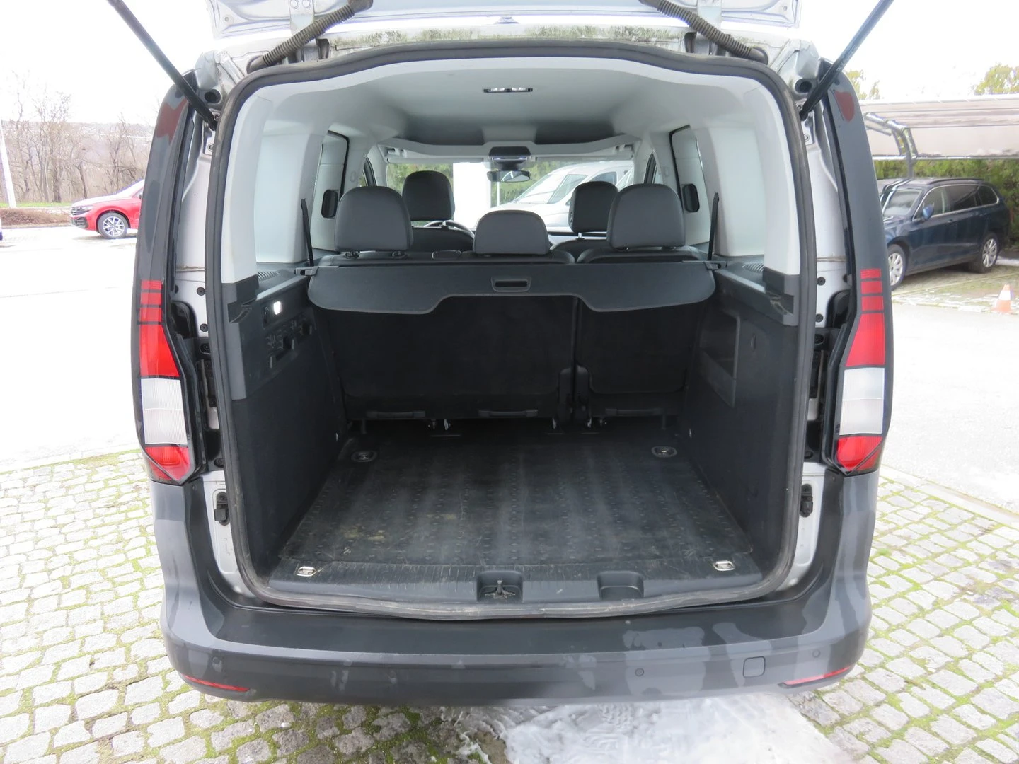 VW Caddy TDI 5 ����� | Mobile.bg � ����������� 8