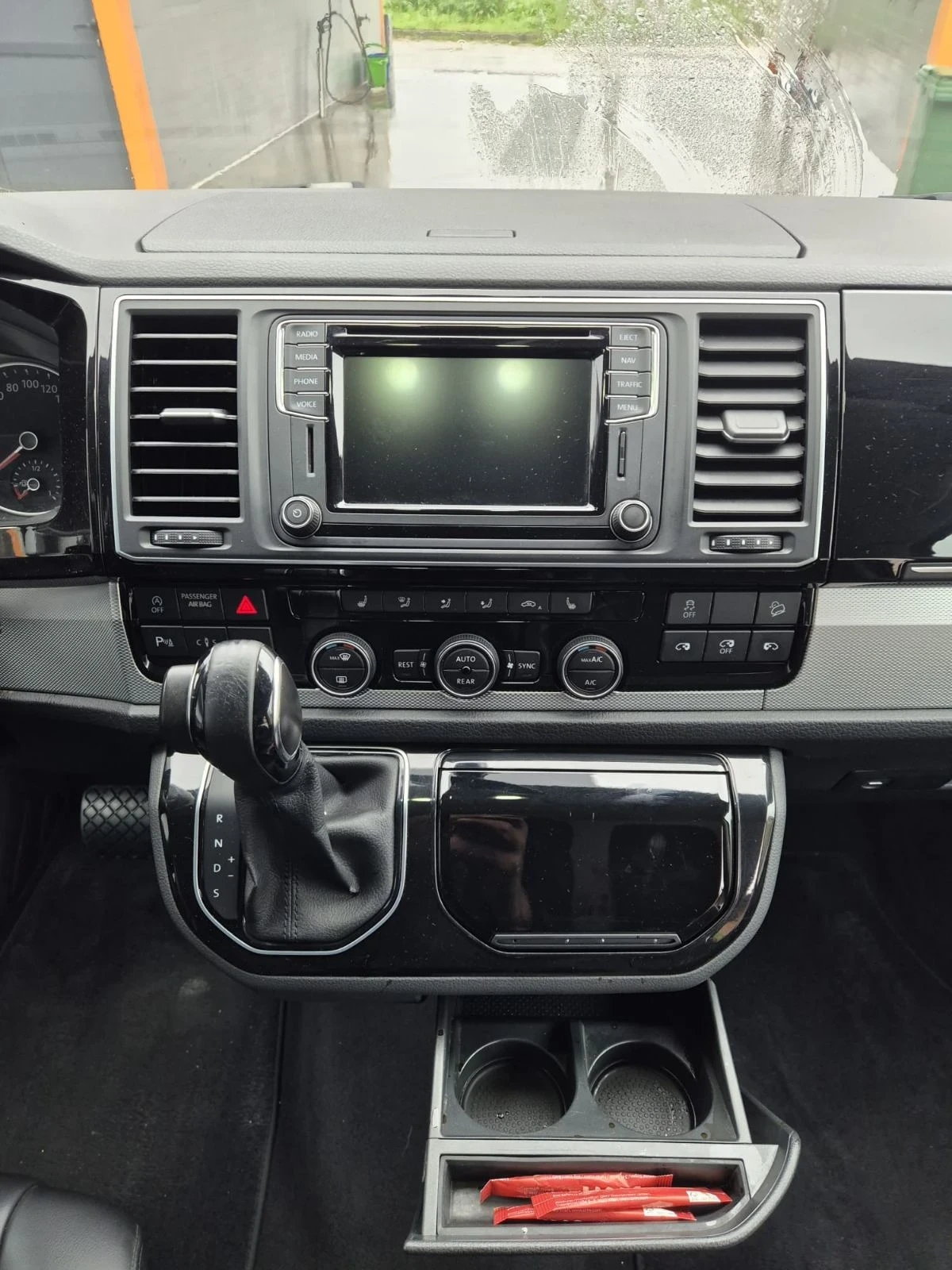 VW Multivan 2.0TDI HIGHLINE 4x4 AUTOMAT | Mobile.bg � ����������� 11