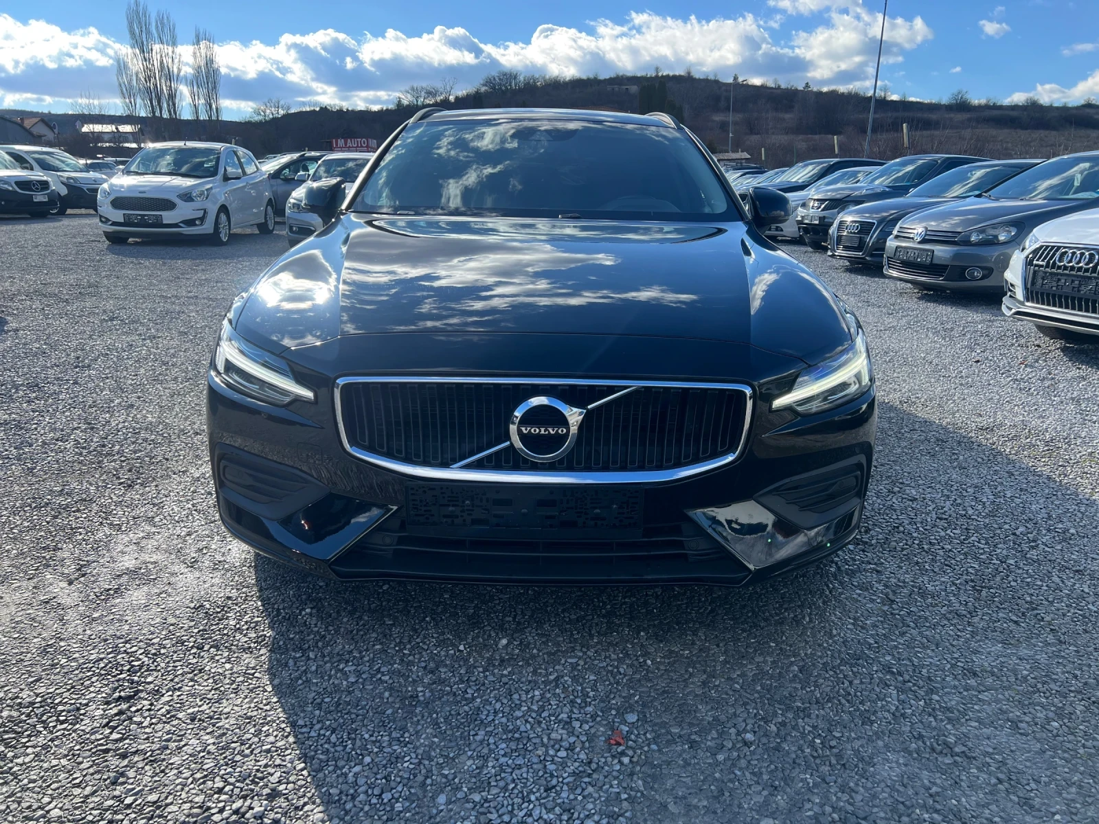 Volvo V60 2.0 B3 Mild-Hybrid  - изображение 2