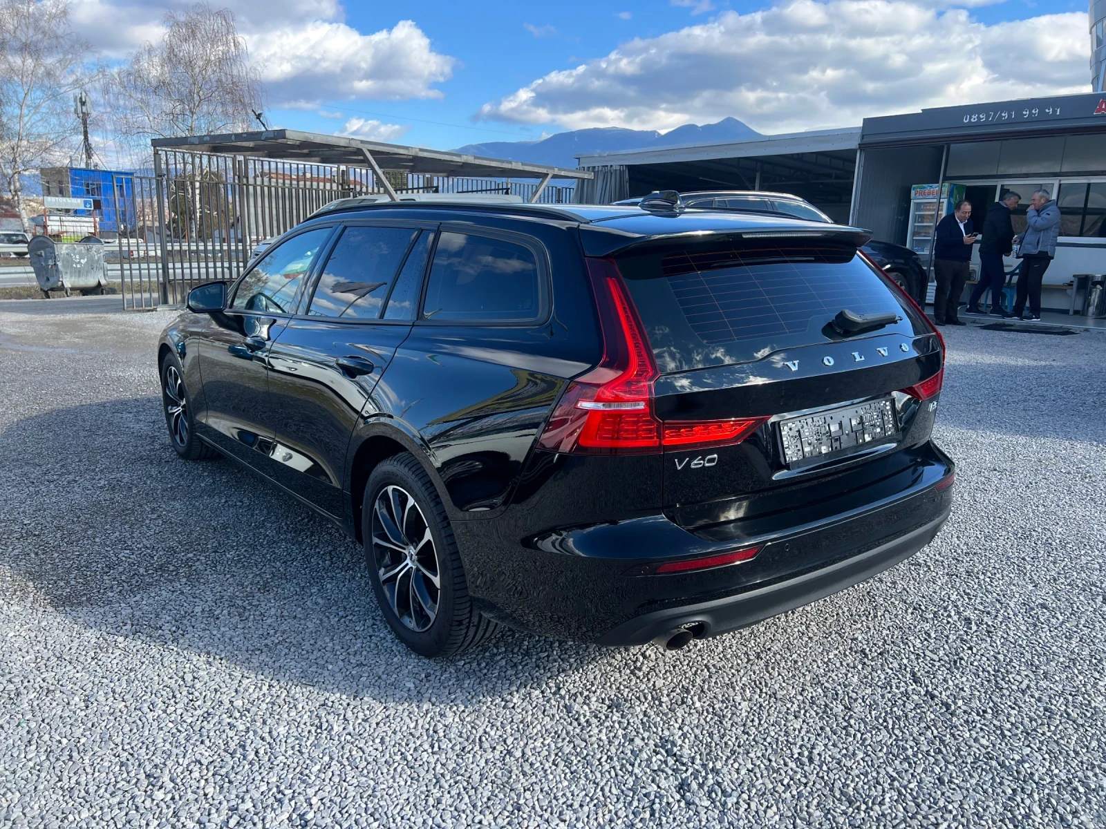 Volvo V60 2.0 B3 Mild-Hybrid  - изображение 5