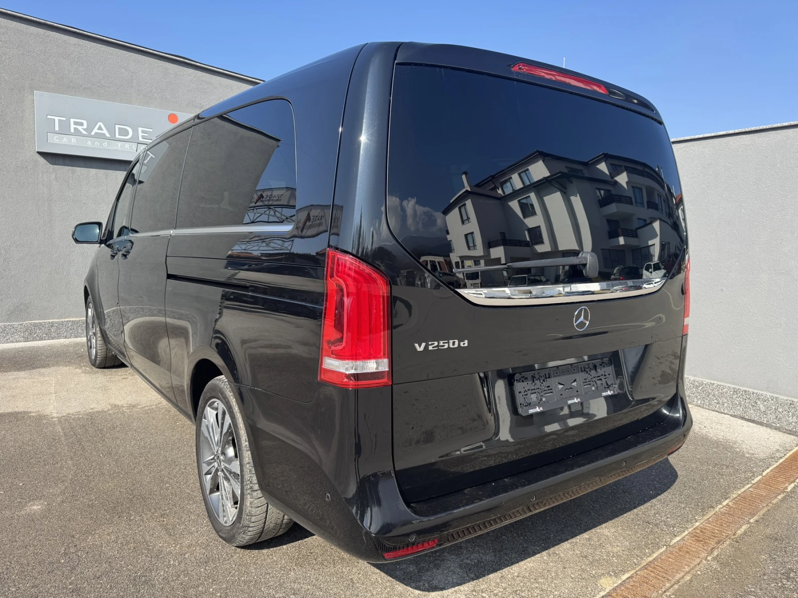 Mercedes-Benz V 300 250d - изображение 6