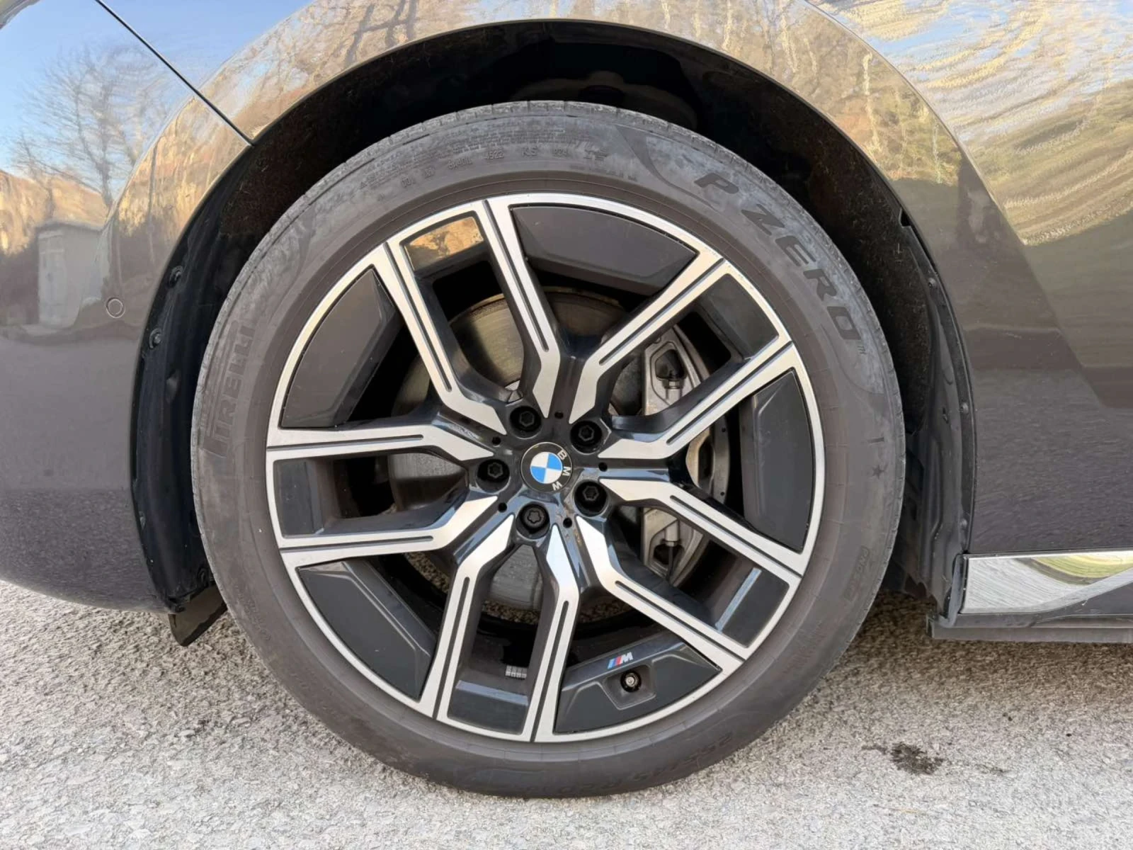 BMW i7 M60 / 9000км / TV, снимка 16 - Автомобили и джипове - 53802054