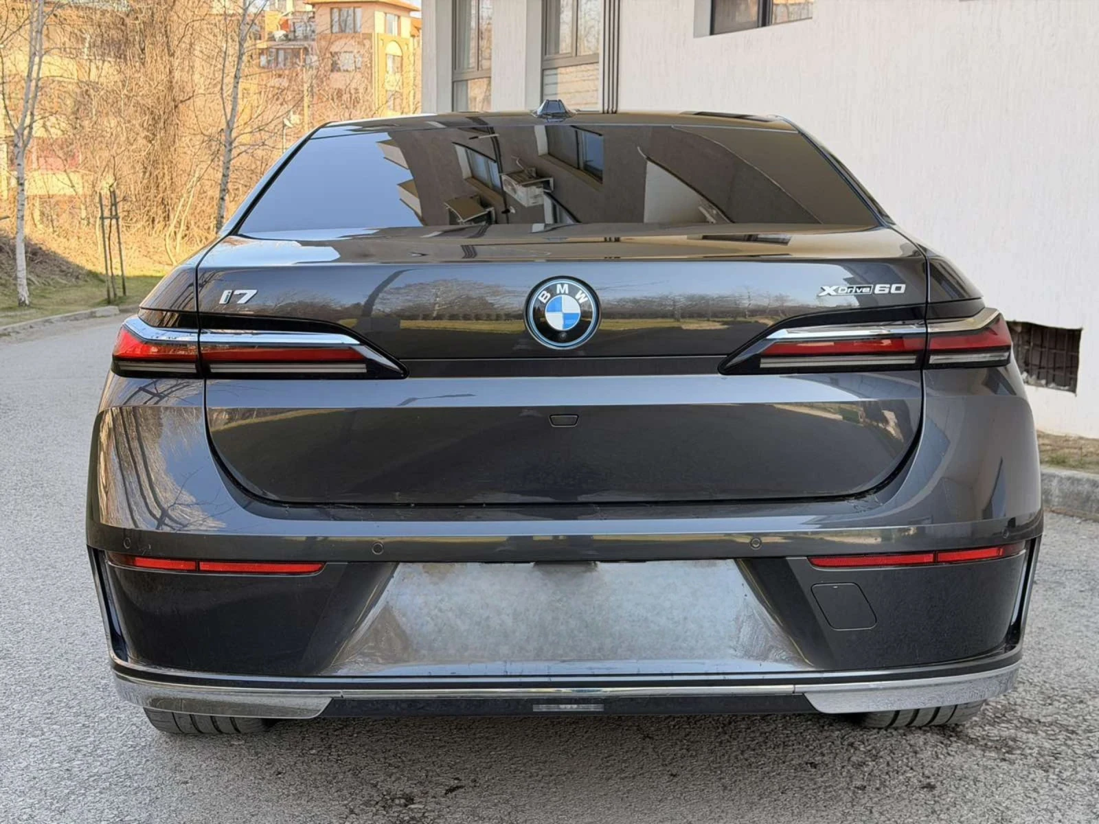 BMW i7 M60 / 9000км / TV, снимка 6 - Автомобили и джипове - 53802054