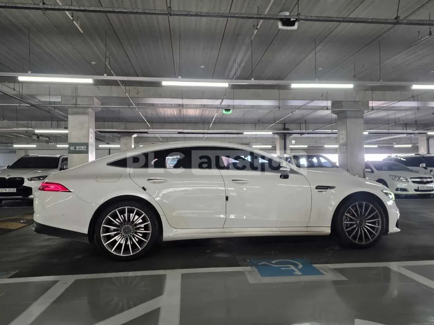 Mercedes-Benz AMG GT DIGITAL* SALE* BURMASTER* AMBIENT* КРАЙНА ЦЕНА, снимка 4 - Автомобили и джипове - 53927973