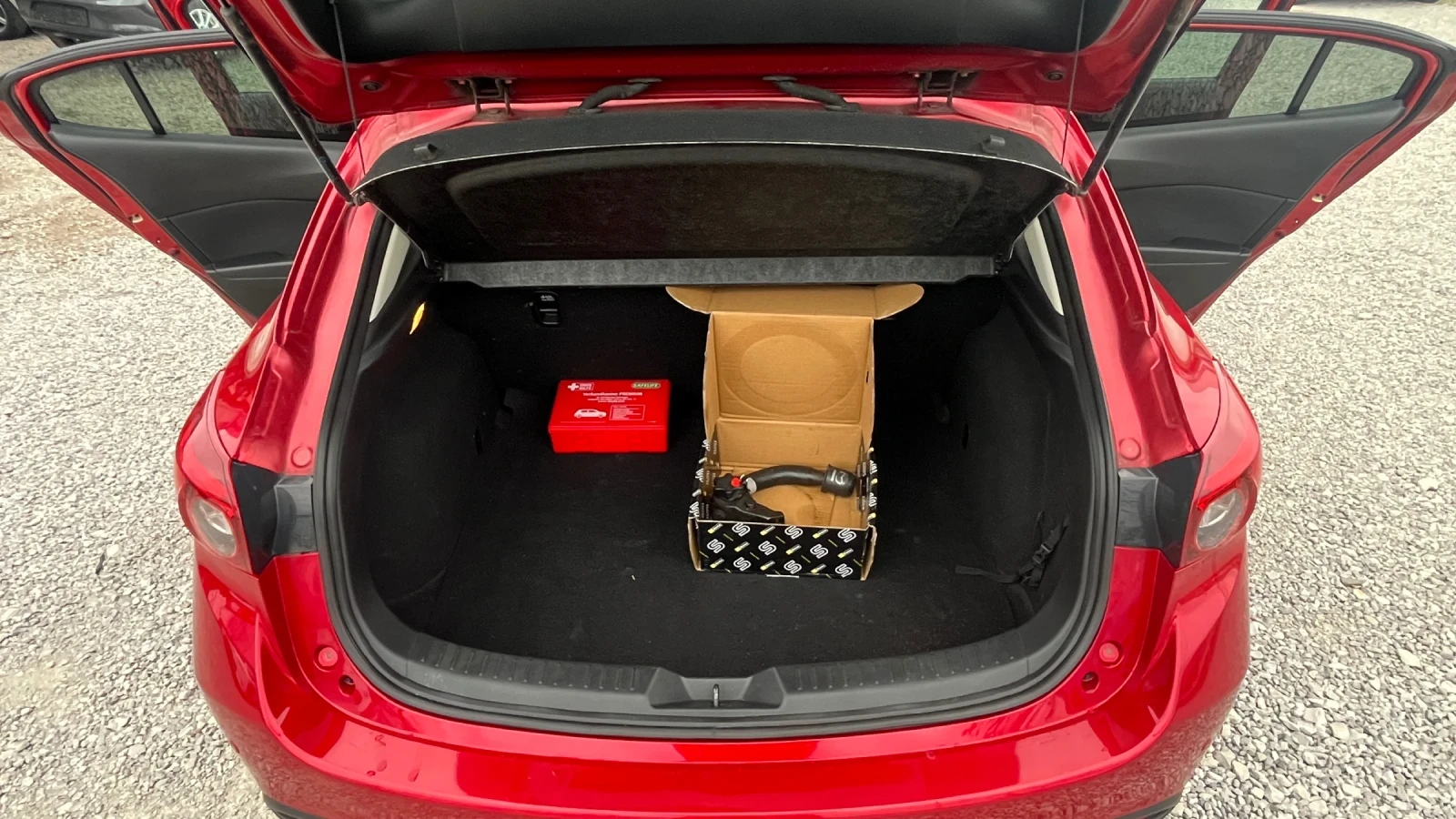 Mazda 3  2.0I 120 SKYACTIVE , снимка 10 - Автомобили и джипове - 54173955