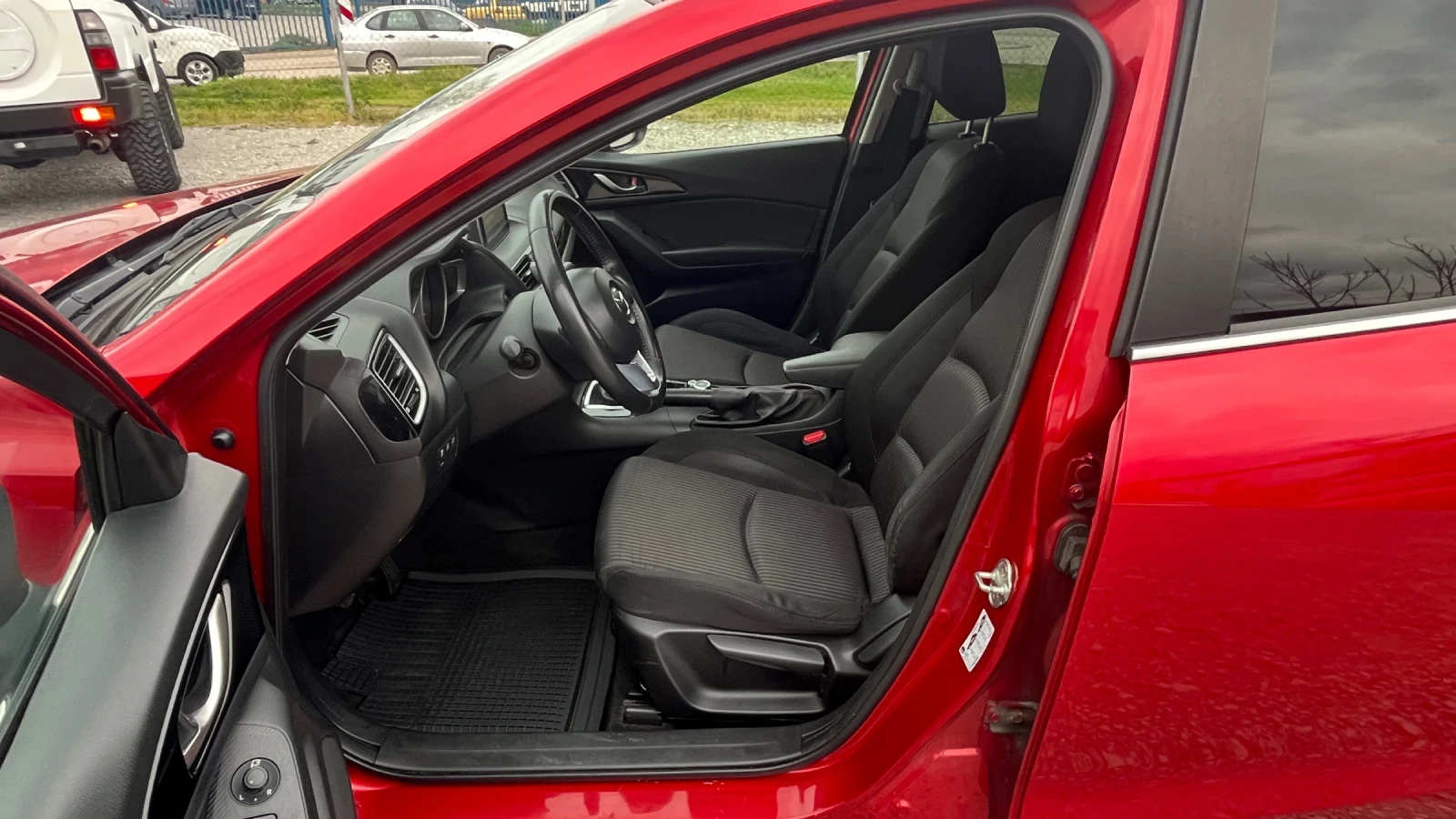 Mazda 3  2.0I 120 SKYACTIVE , снимка 12 - Автомобили и джипове - 54173955