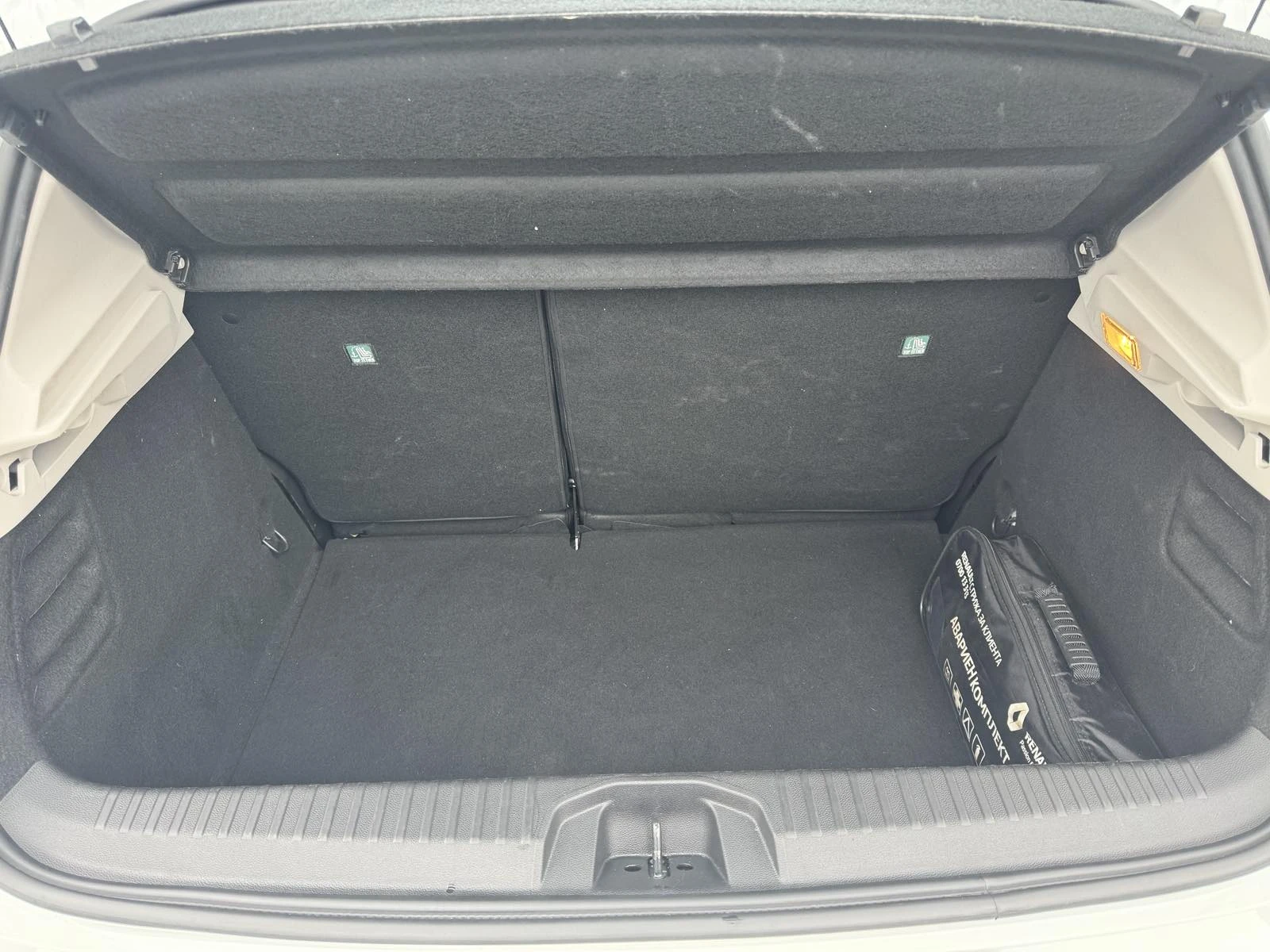 Renault Clio 1.0Tce АВТОМАТИК, снимка 11 - Автомобили и джипове - 54205659