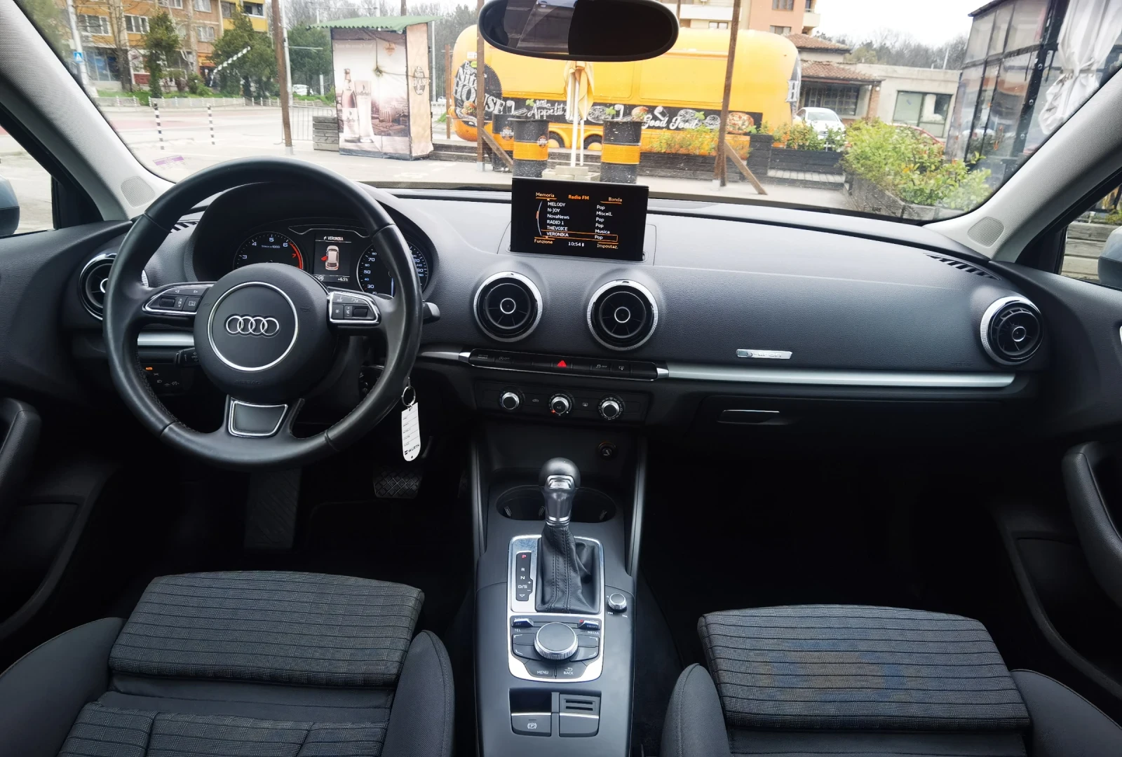 Audi A3 1.4 G-tron, снимка 10 - Автомобили и джипове - 54221133