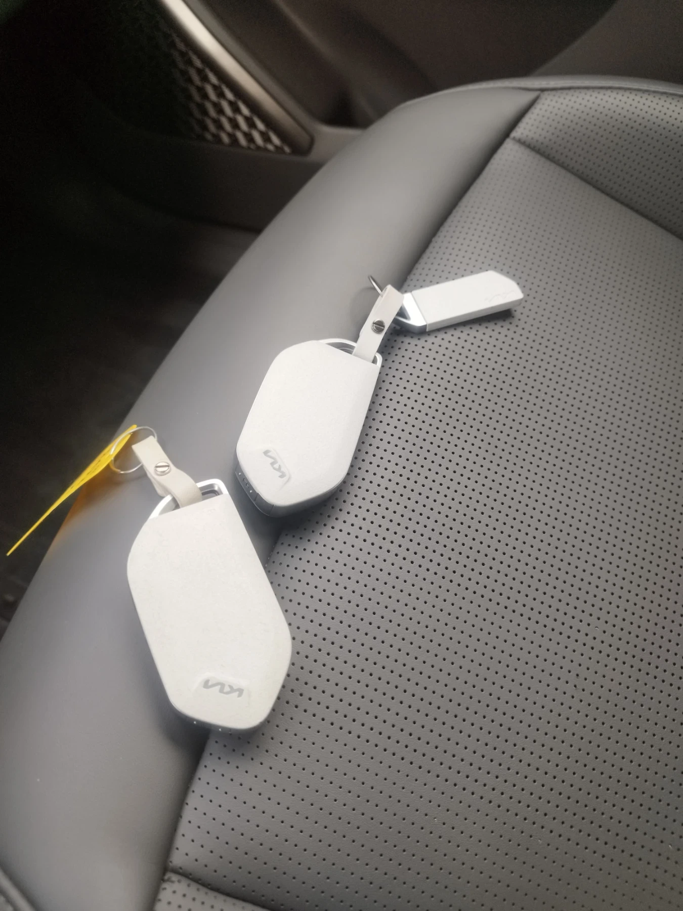 Kia EV9, снимка 13 - Автомобили и джипове - 54417400