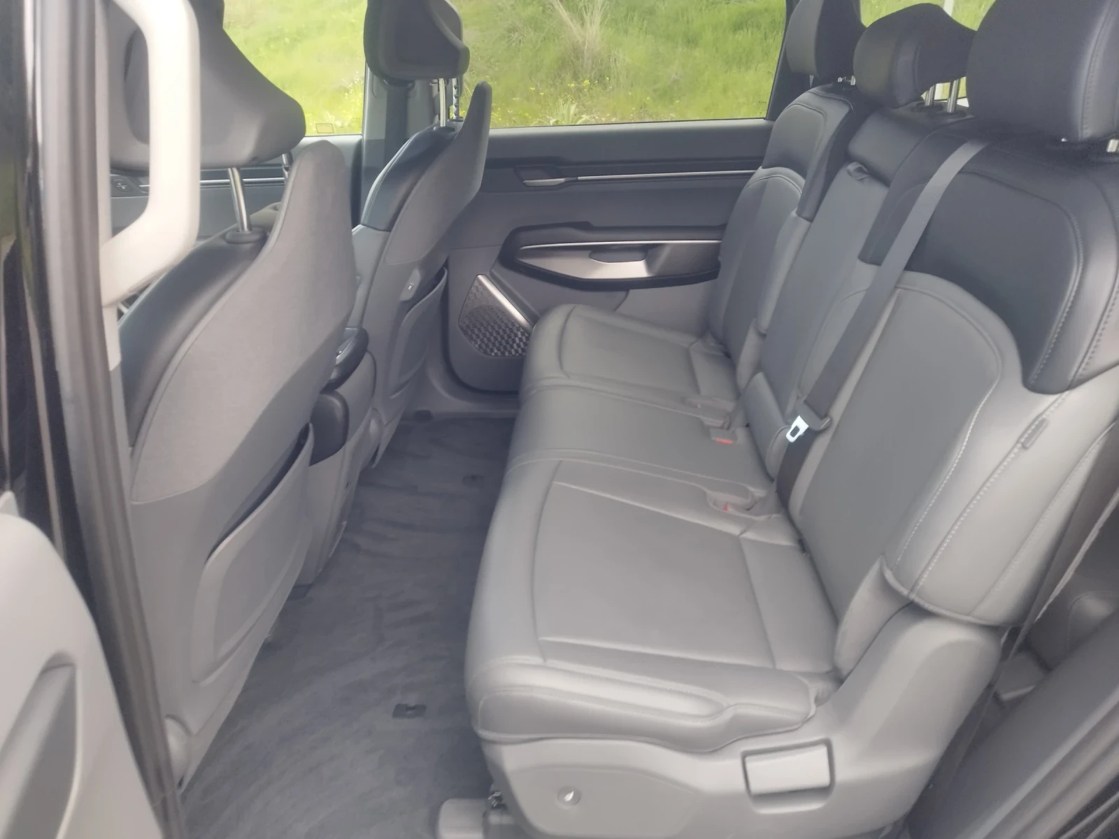 Kia EV9, снимка 8 - Автомобили и джипове - 54417400