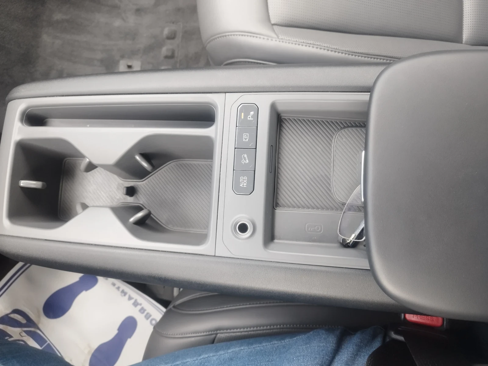 Kia EV9, снимка 17 - Автомобили и джипове - 54417400